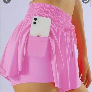 New in package‎ ! PINK size large shorts built in short liner